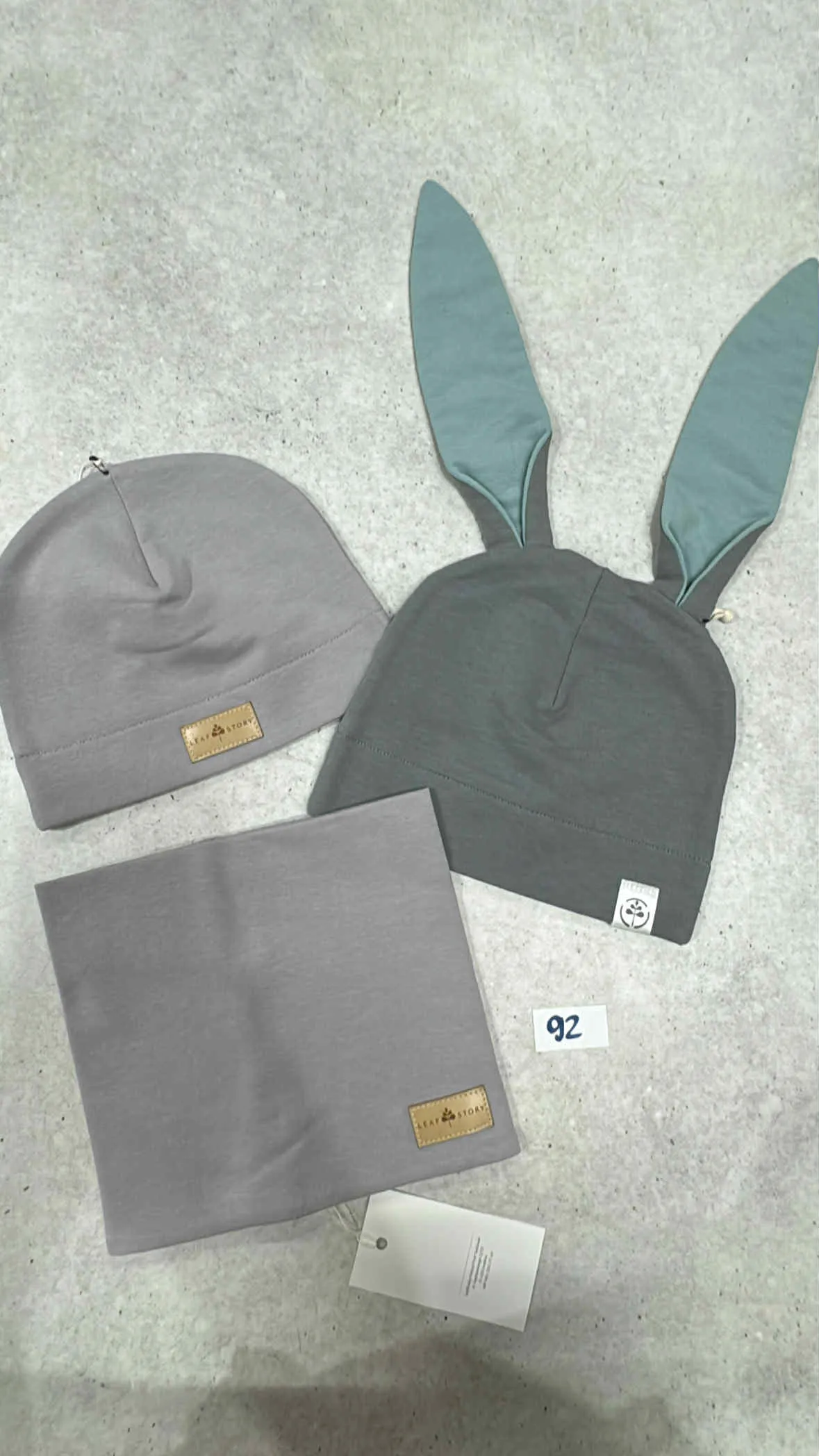 Zestaw czapek nr. 92 - r. 46