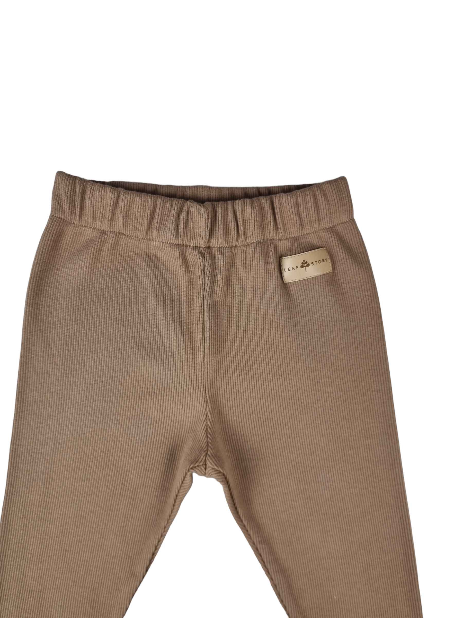 Legginsy z dzianiny prążkowanej - kawa - 134/140
